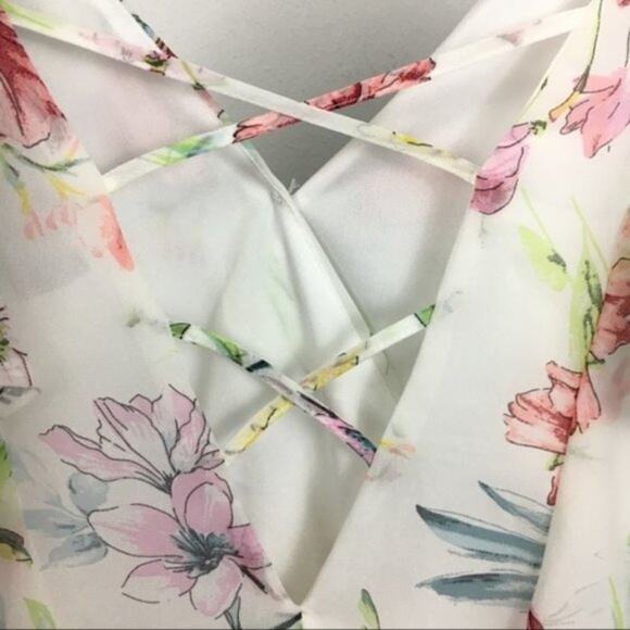 Code x Mode Cropped Floral Ruffle Surplice Top size Medium - Picture 8 of 13